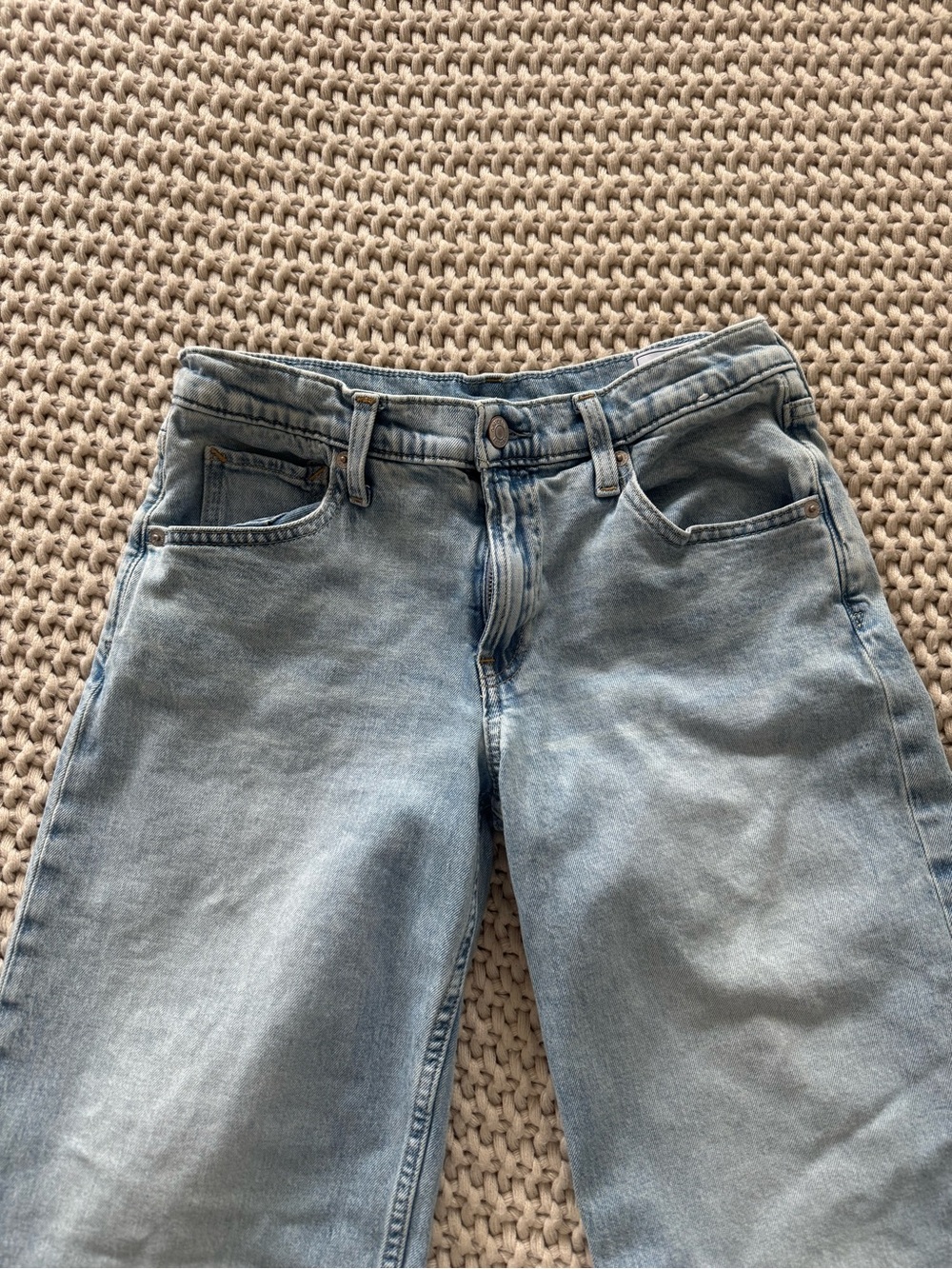 90s Loose Light Wash Straight Leg Jeans - Picture 2 of 4